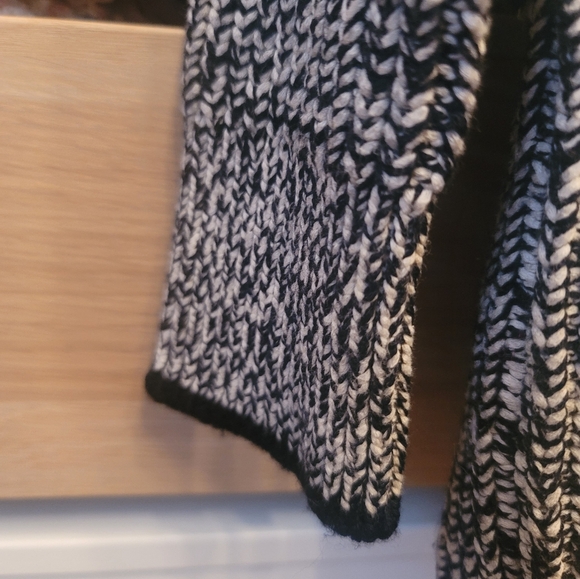Rag & Bone Knit V Neck Black White Sweater Size Medium - Picture 5 of 8